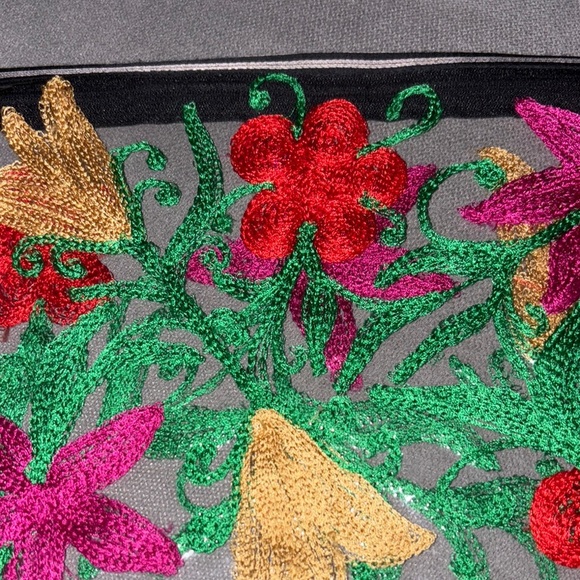 Floral Embroidered Transparent Clutch/bikini bag zip closure - Picture 7 of 8